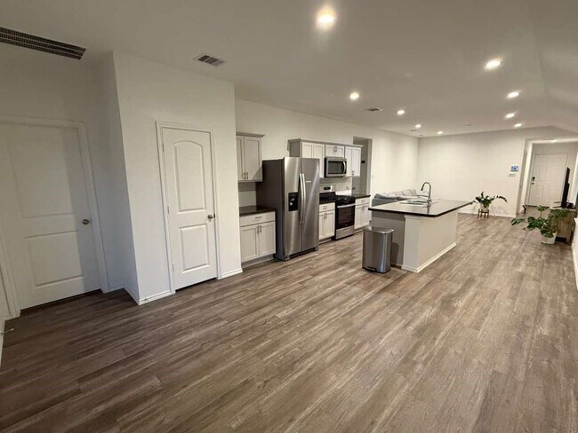 Foto del edificio - 5711 Vintage Oakmont Dr