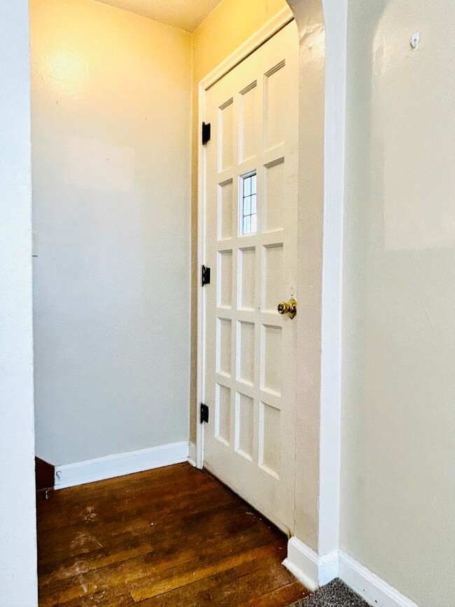 Foto del edificio - Spacious 2 Bedroom, Home Great Location