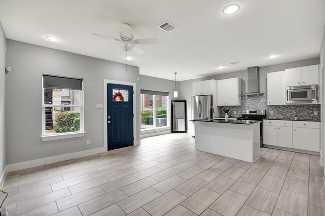 Building Photo - 20 Evanston St