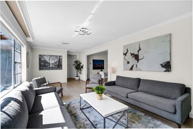 Foto del edificio - 2727 SW 22nd Ave