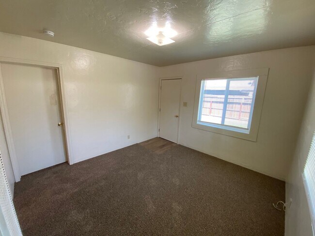 Foto del edificio - Charming Unit Available Now!