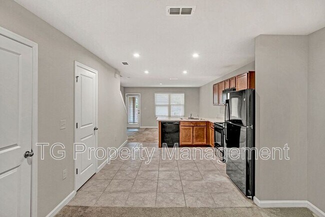 Foto del edificio - 5958 Creekside Crossing Dr