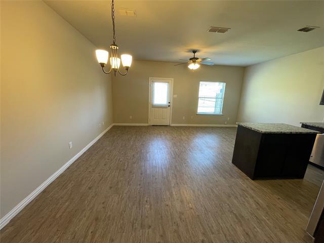 Foto del edificio - 8711 Ellis Dr