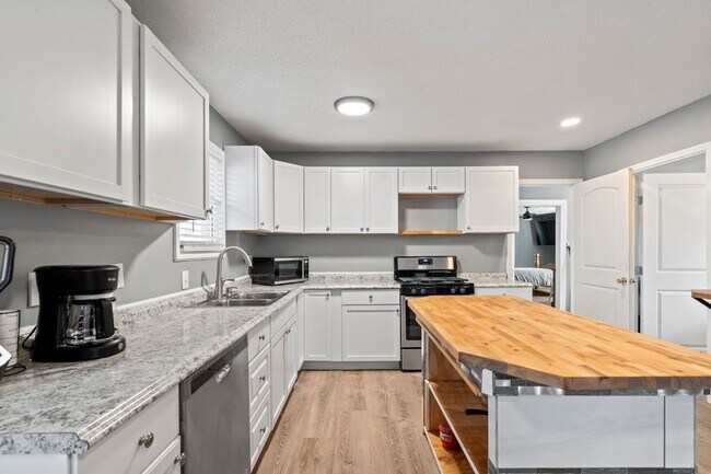 Foto del edificio - 2224 E 68th St