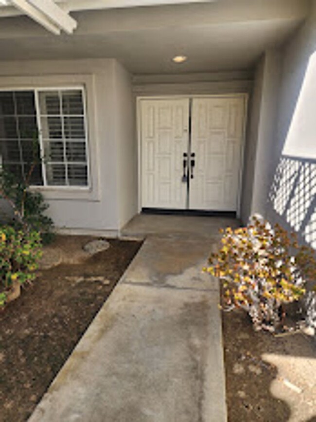 Building Photo - Gorgeous Redhawk Single Story with 3 Bed+D...