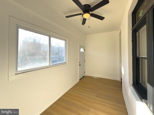 Foto del edificio - 5237 Greenway Ave