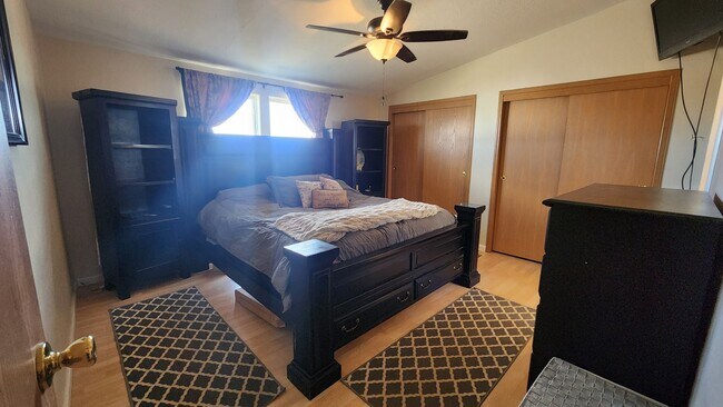 Building Photo - 6 Bedroom Ranch Style Home with Finished B...