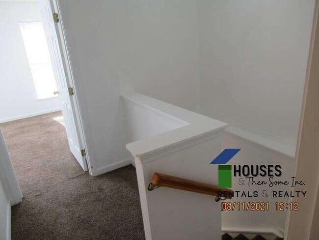 Foto del edificio - 304 Canewood Pl.