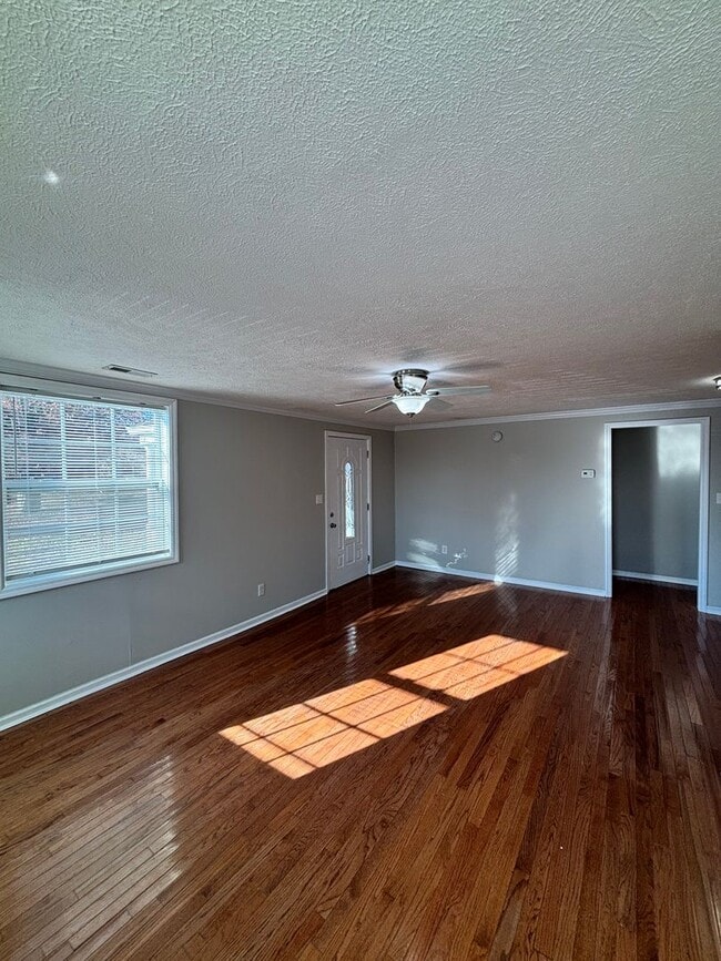 Photo - Cozy 3bd/2bth Cottage in Alcoa! House