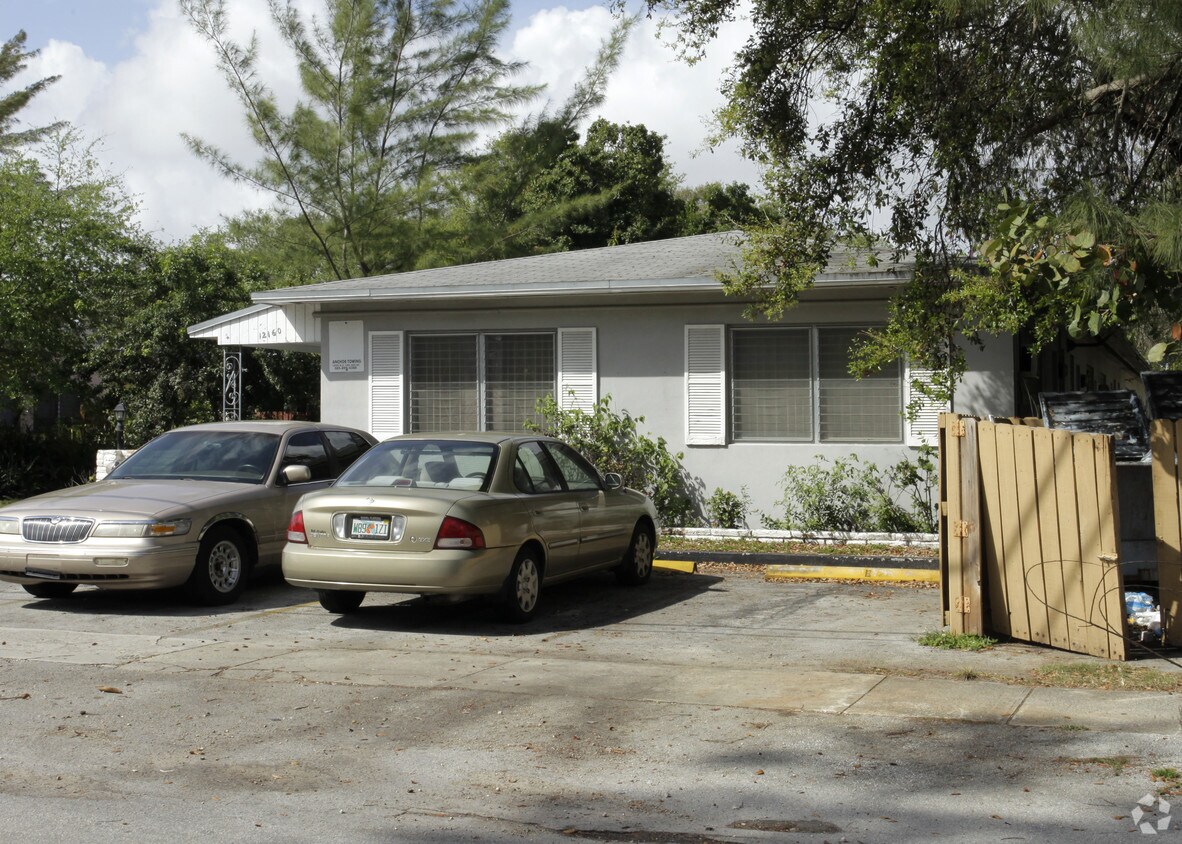 Foto del edificio - 12160 NE 8th Ave