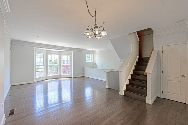 Building Photo - 107 Colville Dr