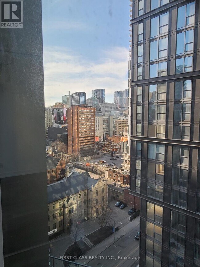 Building Photo - 60 Shuter St