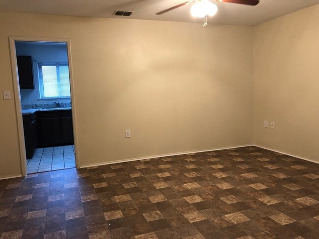 Building Photo - 12648 King Oaks Dr