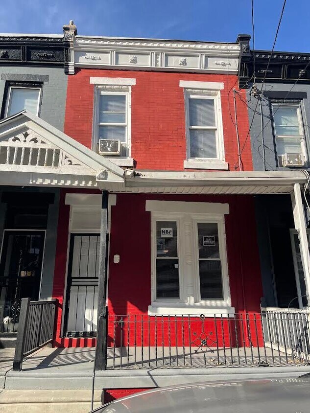 Primary Photo - 3036 N Sydenham St