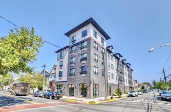 Building Photo - 140 Avenue B