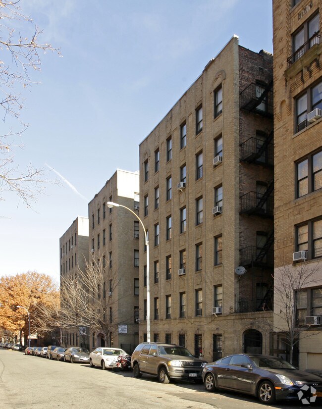 Building Photo - 225 Bennett Ave