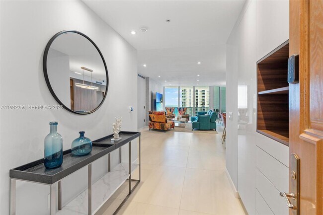 Building Photo - 16711 Collins Ave