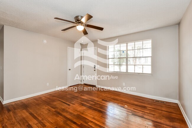 Foto del edificio - 5908 Wescott Rd