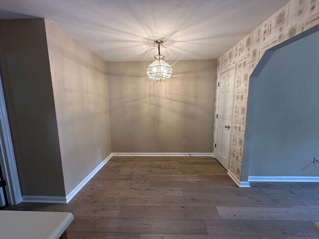 Foto del edificio - PET FRIENDLY 2/2 OFF RICHVIEW PARK!!!