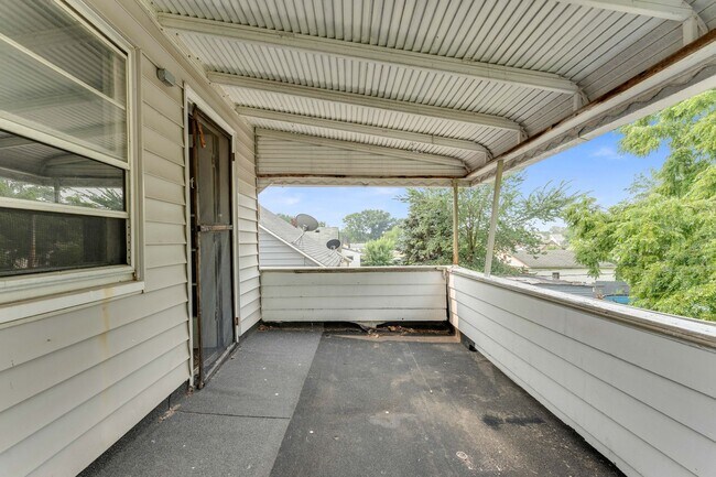 Building Photo - 3842 W. 133
