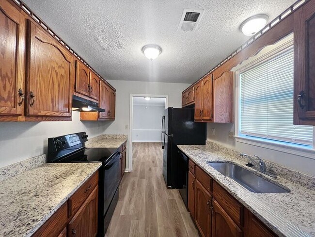 Foto del edificio - 3275 Edenshire Ln
