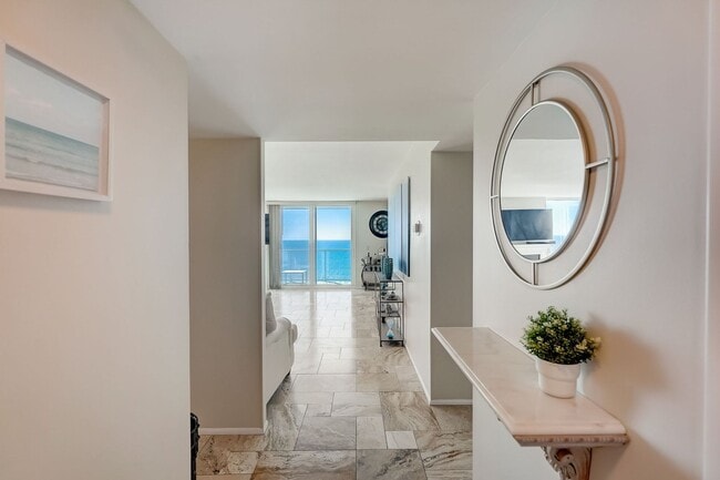 Building Photo - Seaside Serenity: Luxurious Gulf-Front Retreat on Southern Longboat Key