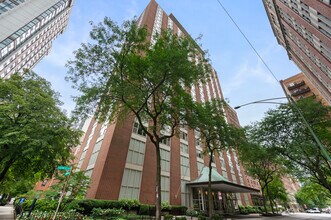 Building Photo - 1325 N State Pkwy