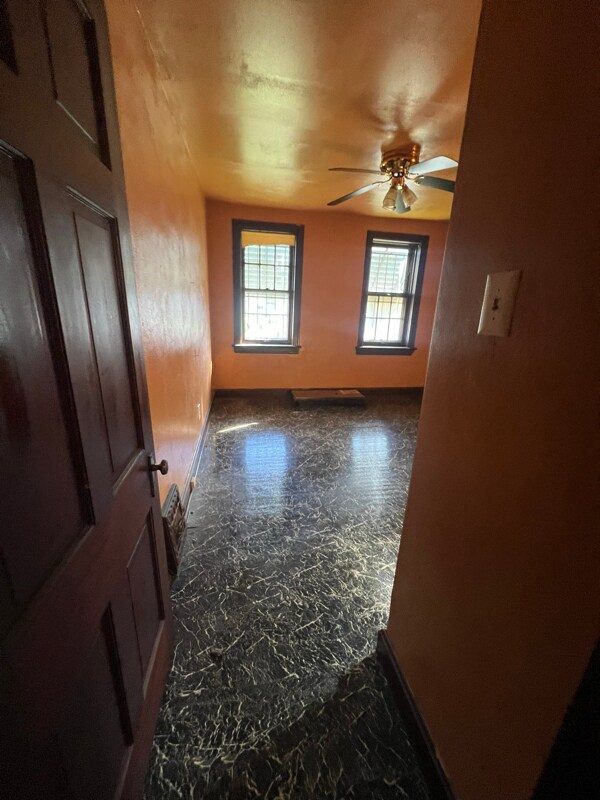 Foto del edificio - 6153 Laura Ave
