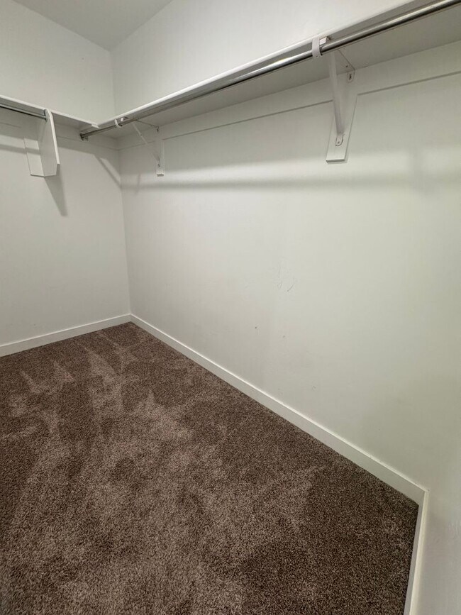 Building Photo - Beautiful Lehi townhome for rent!