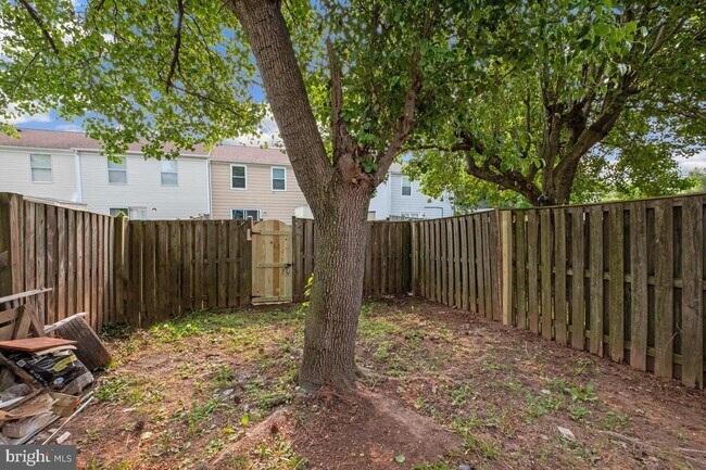 Foto del edificio - 522 Riggs Ct