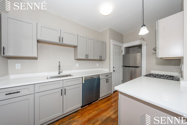 Foto del edificio - 7 Sherborn Ct