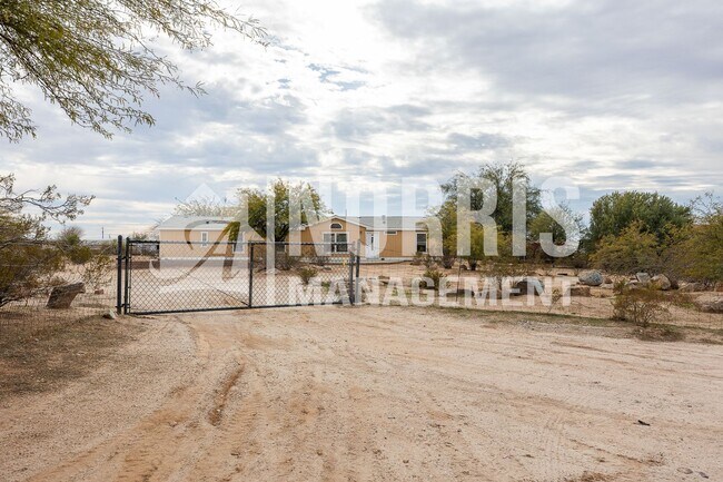 Building Photo - Acreage, NO HOA, So Much Room!