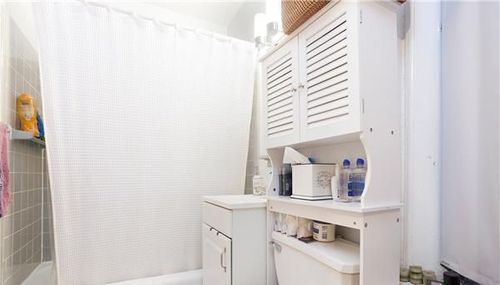 Building Photo - 343 E 78th St