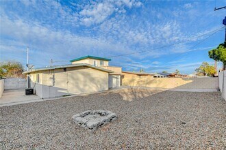 Building Photo - 5813 W Balzar Ave
