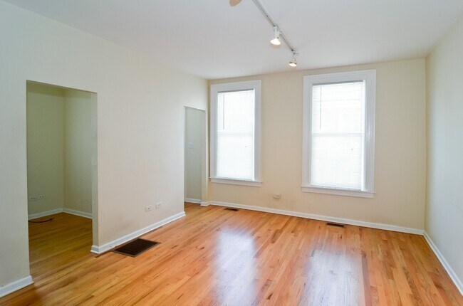 Foto del edificio - 1710 N Fern Ct