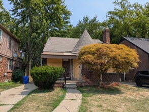 Building Photo - 10873 Outer Dr E