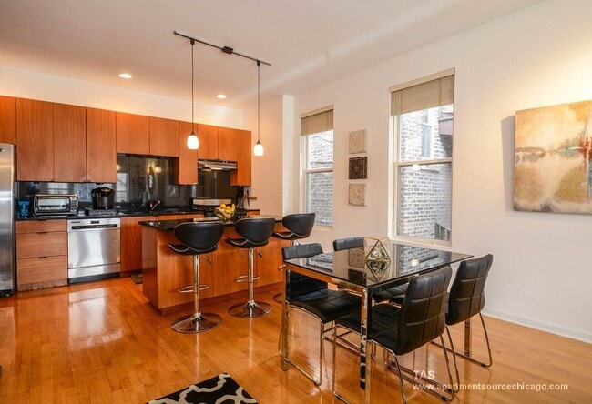 Photo - 1407 N Wicker Park Ave Apartment