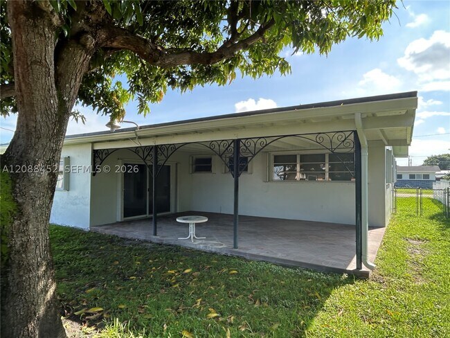 Foto del edificio - 5372 W 4th Ln