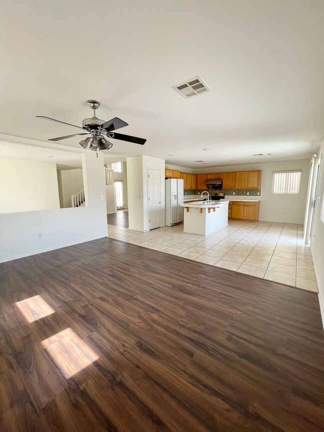 Building Photo - OPEN FLOOR PLAN SPRING VALLEY HOME WITH A ...