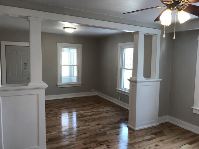 Foto del edificio - 207 Franklin Ave