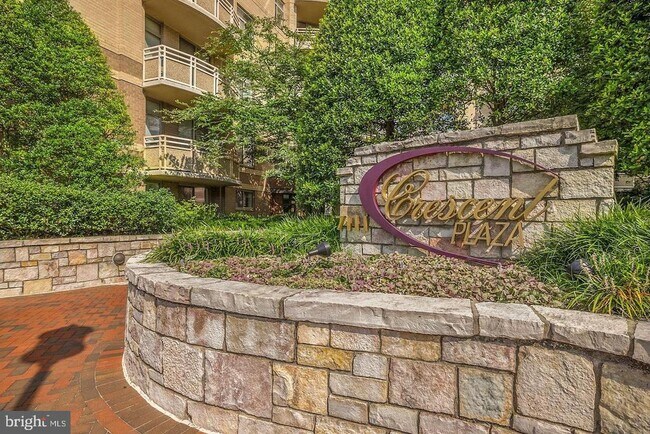 Foto del edificio - 7111 Woodmont Ave