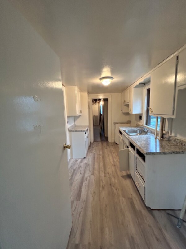 Primary Photo - 120 Lawrence St
