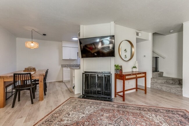 Building Photo - 2606 Custer Pkwy