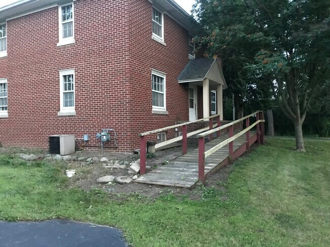 Foto del edificio - 1710 Springdale Rd