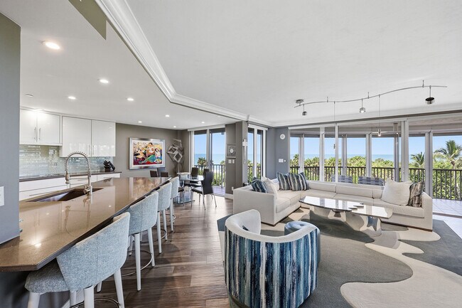 Foto del edificio - 8111 Bay Colony Dr
