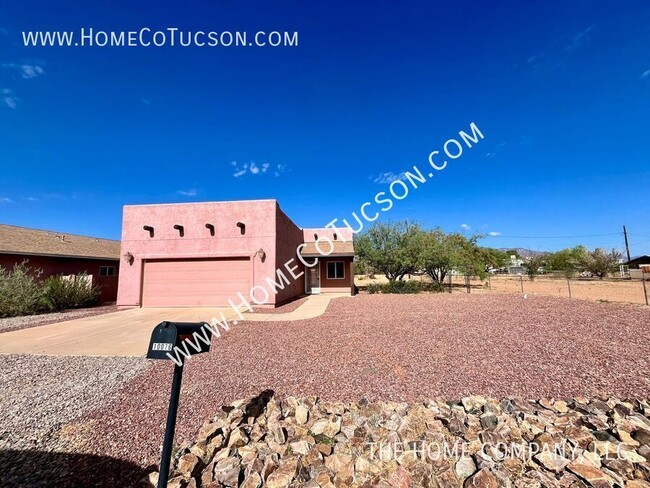 Building Photo - 10076 S Honeysuckle Dr