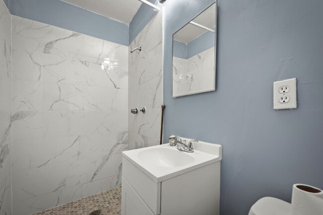 Building Photo - 304 Bernard Rd