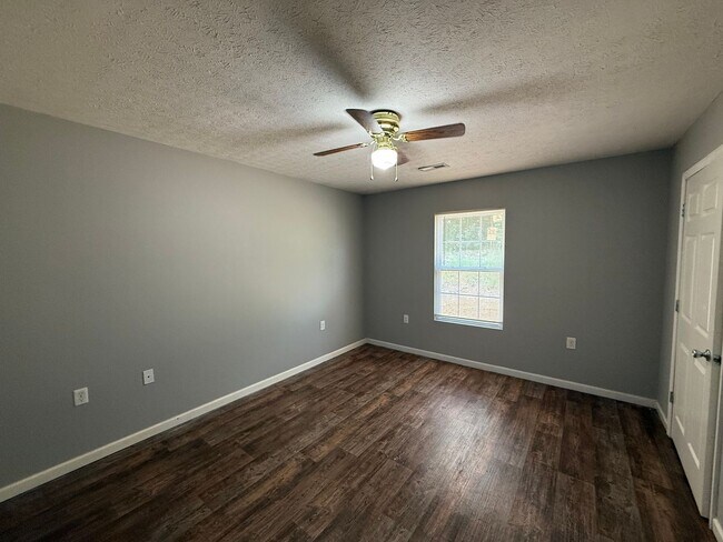 Foto del edificio - 104 Nancy Ln