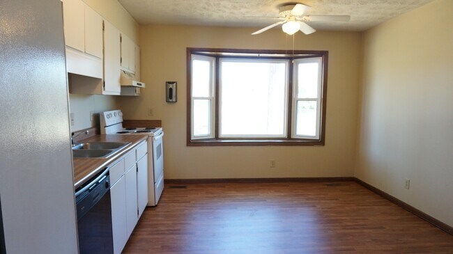 Foto del edificio - 7586 Fox Fern Dr.~ Cliffdale Forest