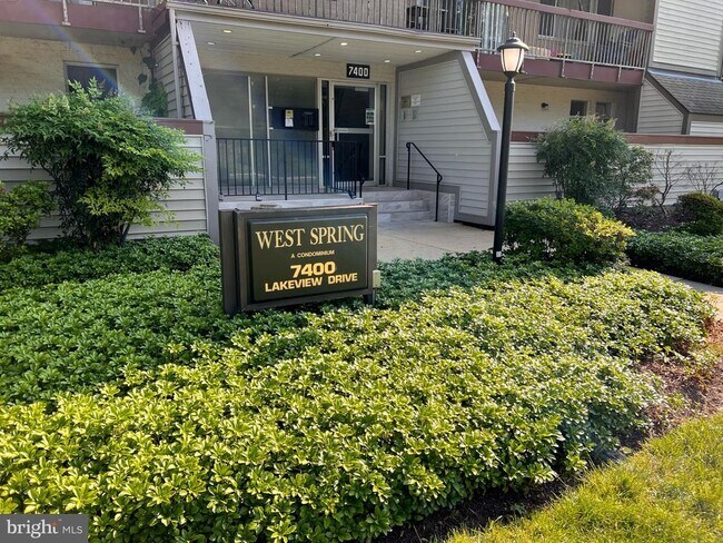 Foto del edificio - 7400 Lakeview Dr